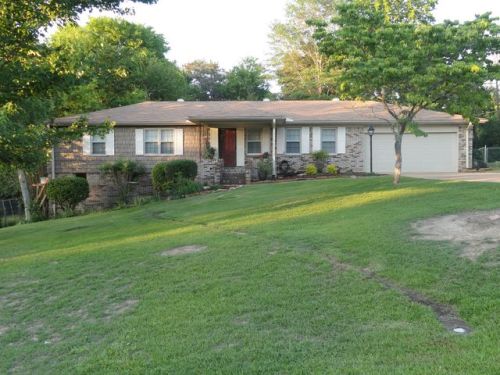 305 Lugenia Dr, Gadsden, AL 35904-3551