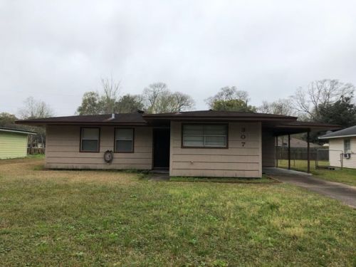 307 Bridal Wreath Ave, Orange, TX 77630-4642