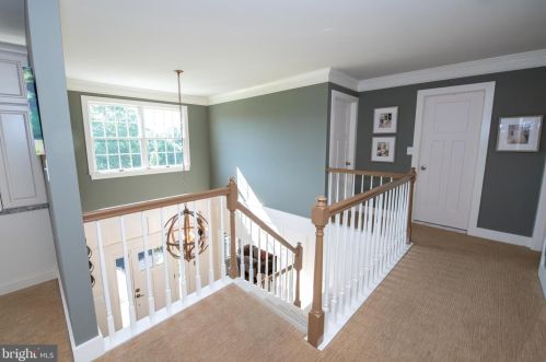 156 Whitney Ln, Southampton PA  18954-1080 exterior