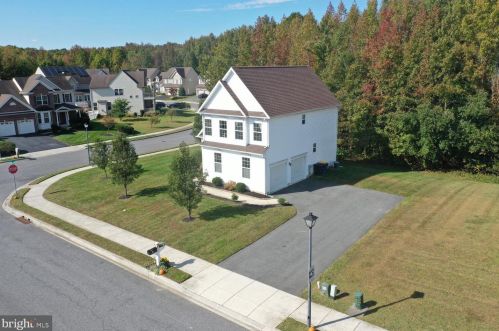 15 Gemstone Blvd, Dover, DE 19904-3707