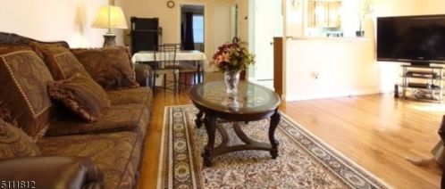 909 Yorkshire Dr, Flemington NJ  08822-1849 exterior