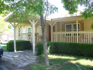 22701 Acari Rd, Bakersfield, CA 93314-8884