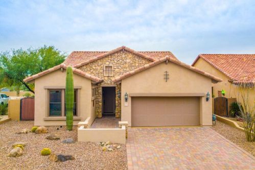 6949 Pearl St, Mesa, AZ 85207-1556