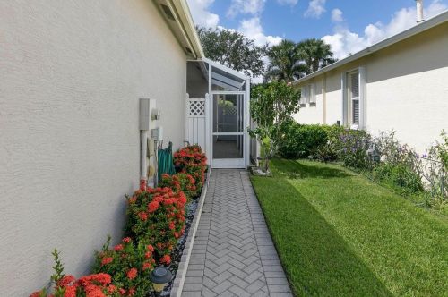 884 Rocky Bayou Ter, Fort Pierce, FL 34986-2068