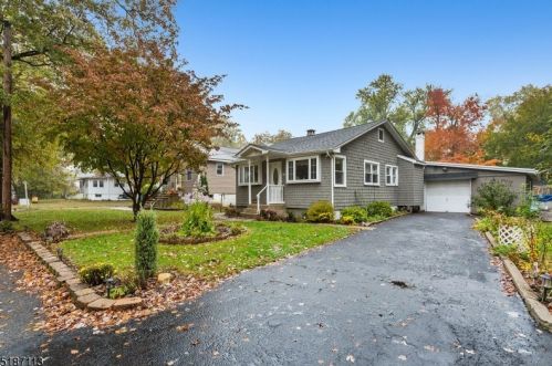10 Grove St, Lincoln Park, NJ 07035-1114