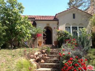 958 Keniston Ave, Los Angeles, CA 90019-1705