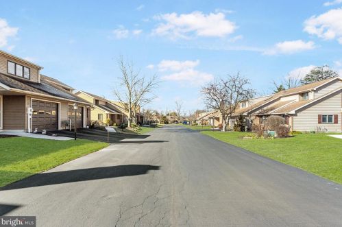 434 Deerfield Dr, Hanover PA  17331-5203 exterior