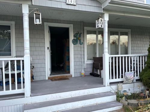 141 Raleigh Ln, West Islip, NY 11795-2224