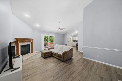 5608 Zappia Dr, Mishawaka, IN 46545-8443