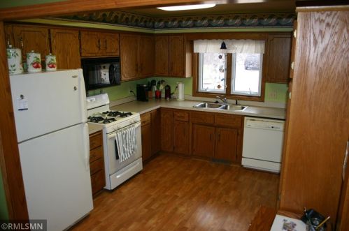 7908 28th St, Saint Paul, MN 55128-4802