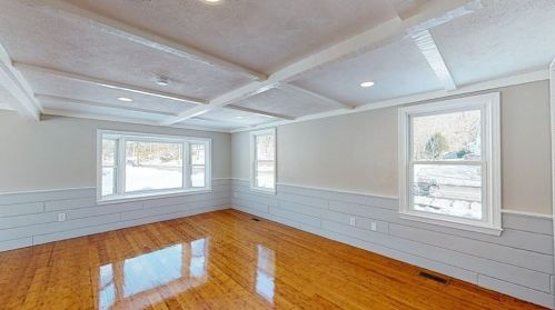 141 St, Foxborough MA 02035-1723 exterior