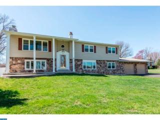 236 Brendwood Dr, Langhorne, PA 19047-1673