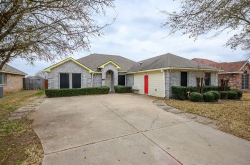913 Jeffrey Dr, Denton TX  76208-6425 exterior