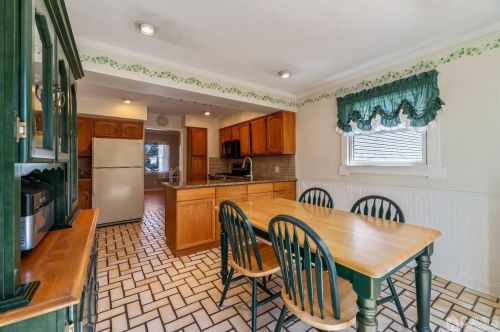 2 Perry Rd, East Brunswick NJ  08816-1324 exterior