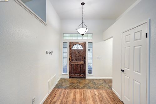 1861 Concannon Dr, Oakley CA  94561-3018 exterior