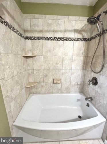 337 Hanby Cir, Boothwyn PA  19061-2319 exterior