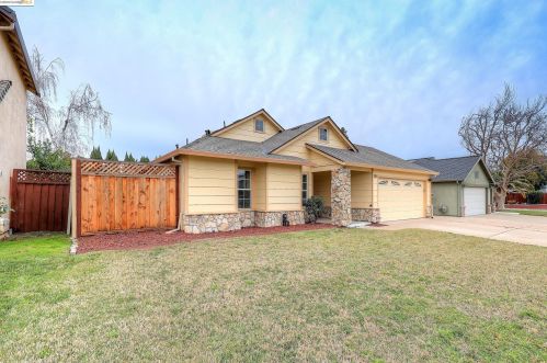 1861 Concannon Dr, Oakley CA  94561-3018 exterior