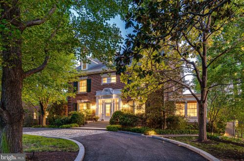 3512 Rittenhouse St, Washington, DC 20015-2412