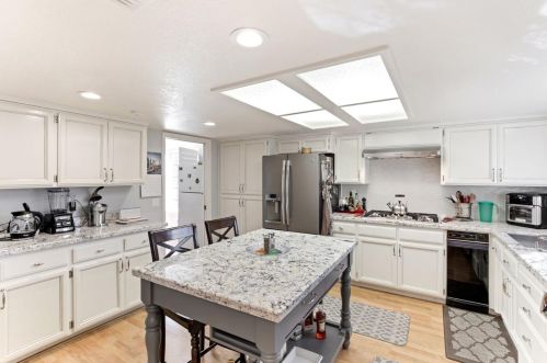 954 Cross St, Woodland CA  95695-4128 exterior
