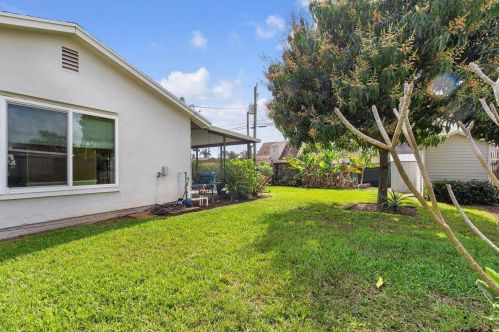 5324 Greenwood Dr, Delray Beach FL  33484-1133 exterior