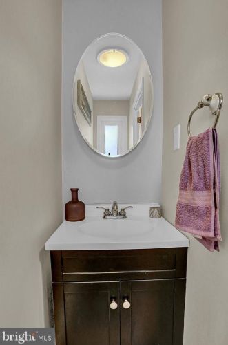 19 Columbia Dr, Camp Hill PA  17011-7636 exterior