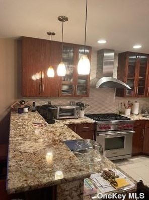 272 Knollwood Ln, Seaford NY  11783-1025 exterior