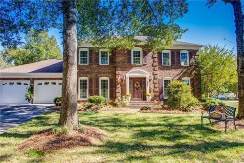 9621 Fairmead Dr, Charlotte, NC 28269-9762