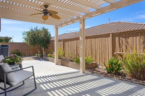 42531 Swoboda Ct, Temecula CA  92592-8184 exterior