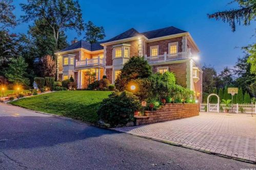 7 Round Hill Rd, Great Neck, NY 11020-1212