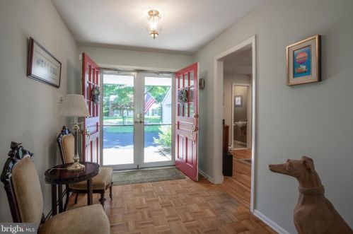 932 Queens Dr, Yardley PA  19067-4528 exterior