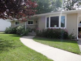 933 Grove St, Menasha WI  54952-1922 exterior
