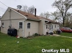 2 Somerset Rd, Amityville NY  11701-2020 exterior