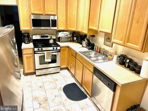 1209 6th St, Wilmington, DE 19805-3213