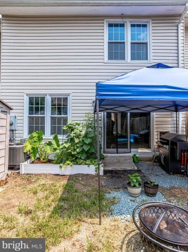 2545 Kingswood Ct, Woodbridge VA  22192-2029 exterior