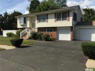 132 Gates Ave, North Lindenhurst, NY 11757-5131