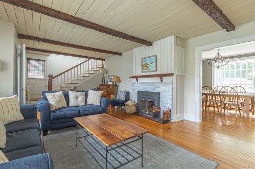 30 Orowoc Dr, Islip Manor, NY 11751-4216