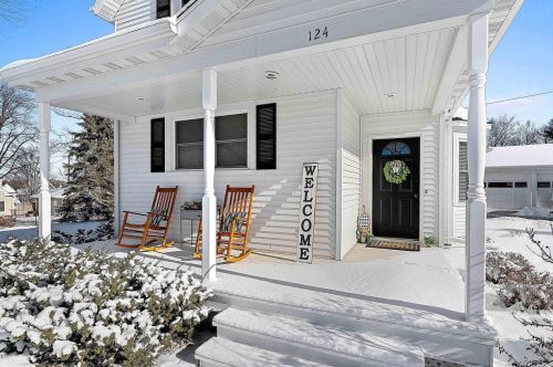 124 Columbia St, Chilton WI  53014-1418 exterior