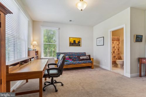 8373 Pedigrue Ct, Gainesville VA  20155-3240 exterior