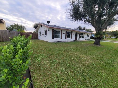 264 Todd Ave, Fort Pierce FL  34983-3137 exterior