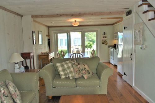 16 Brant Rock Rd, Mashpee MA 02649-4761 exterior