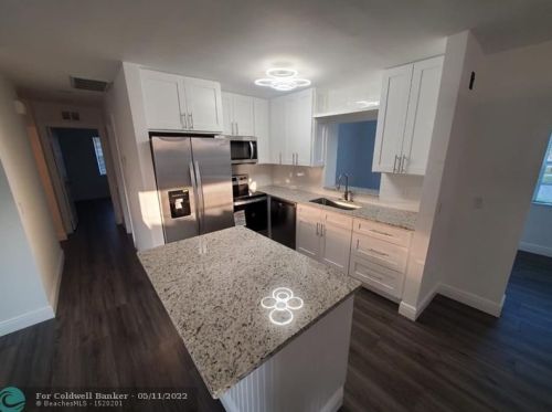 2236 Greenwich Dr, Ruskin, FL 33573-5669