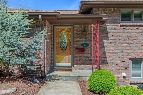4 Hartle Ln, Pittsburgh, PA 15228-1123