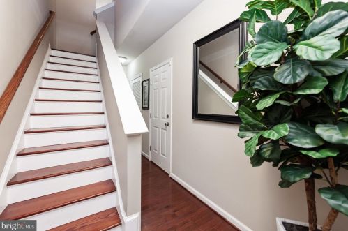 2949 Chinkapin Oak Ln, Woodbridge, VA 22191-7513