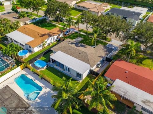 8421 17 Ct, Hollywood FL 33028 exterior