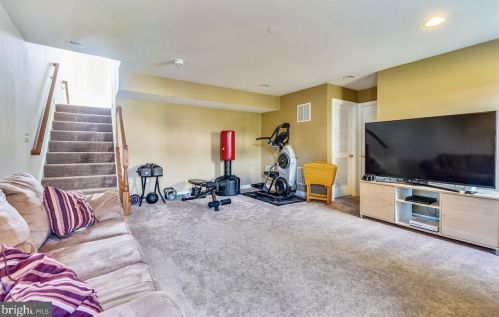 6102 Popes Creek Pl, Haymarket VA  20169-5421 exterior