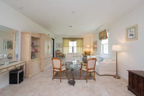 1466 Oceania Dr, Naples, FL 34113