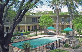 2211 North Loop Blvd, Austin TX  78756-2351 exterior