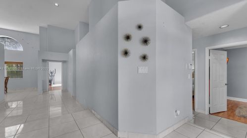 925 202nd Ave, Hollywood FL  33029-3442 exterior