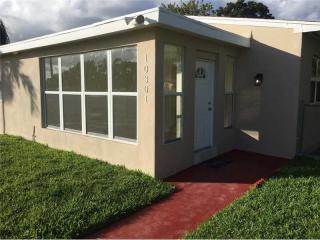 10301 35th Ter, Miami, FL 33165-3853