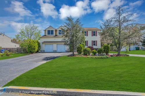1013 Woodlane Rd, Jackson Twp NJ  08527-1555 exterior